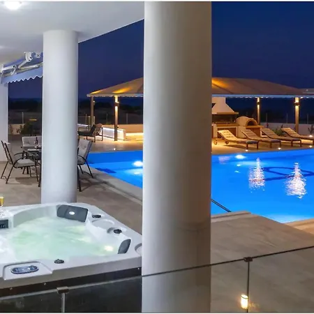 Villas Patricia Close To Beach Vilă *