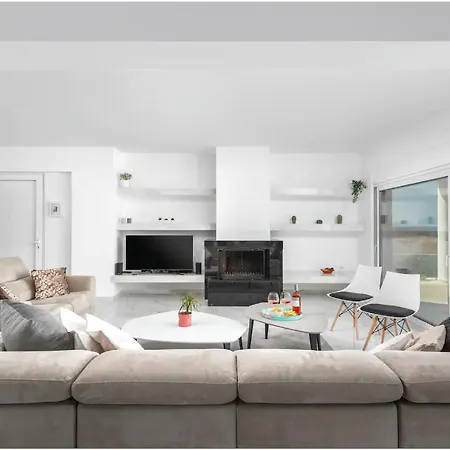 Villas Patricia Close To Beach Gennadi